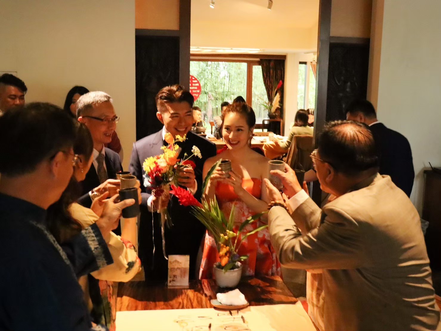 新手拍攝婚禮敬酒模糊畫面示意