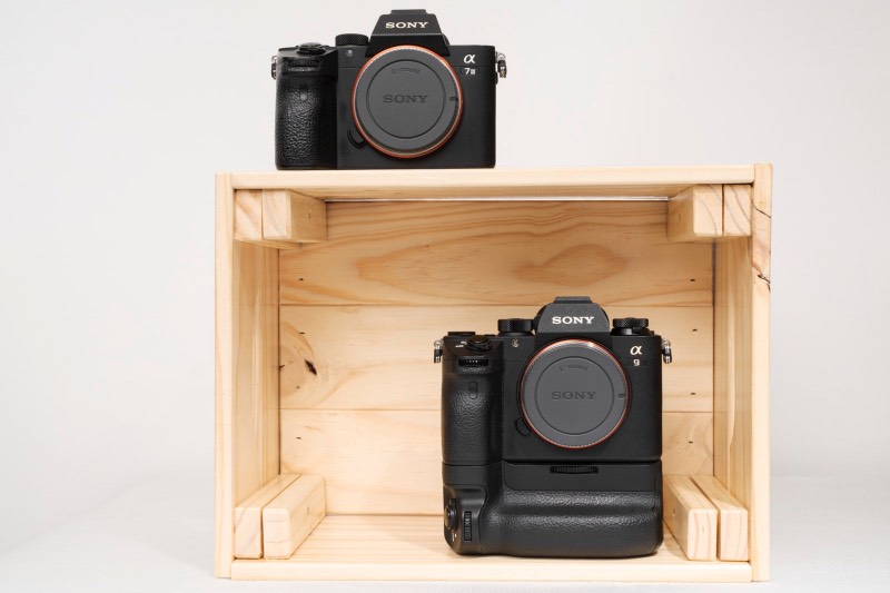 Sony α7 III 與 α9 全片幅無反相機機身展示